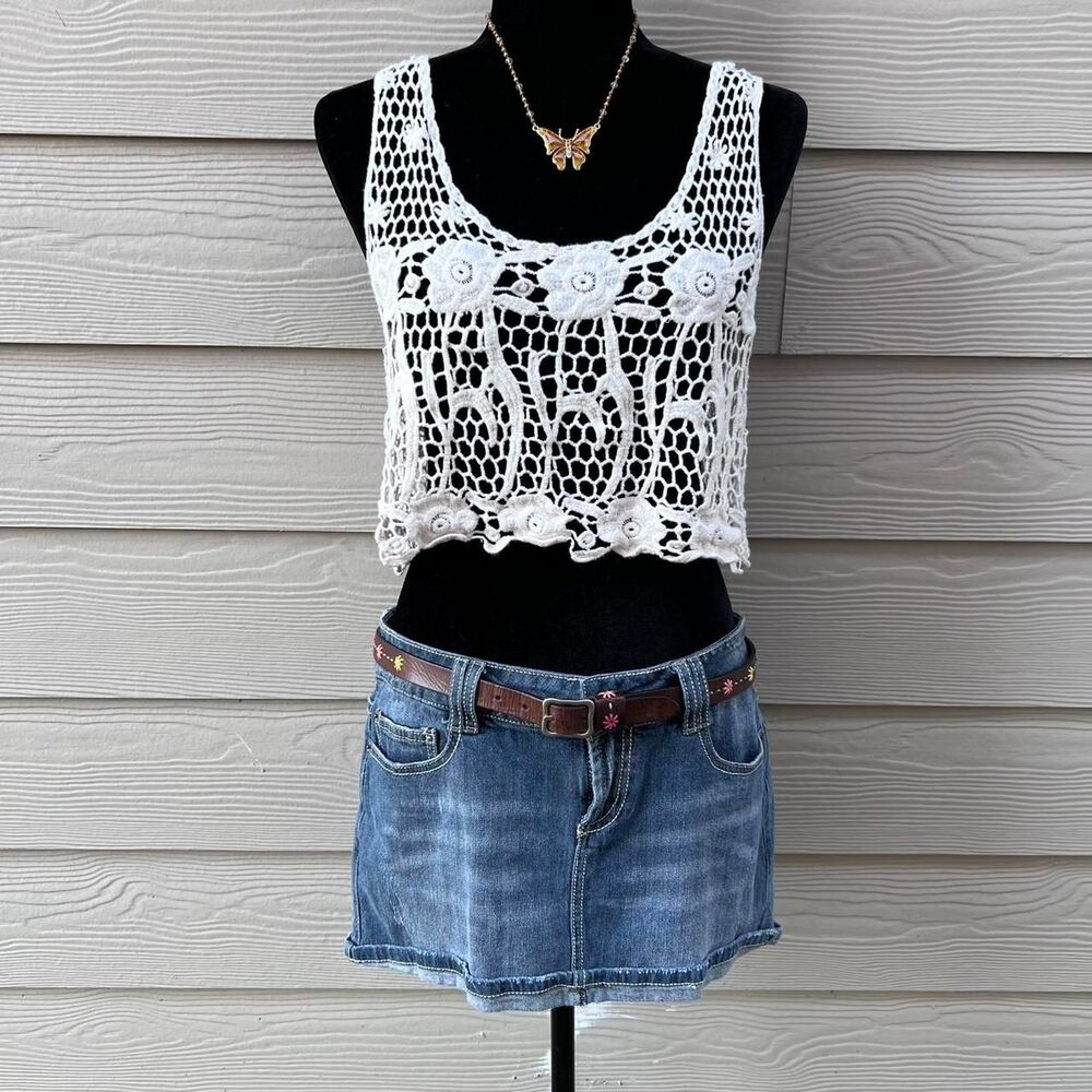 White Hollister crochet tank top with floral embroidery